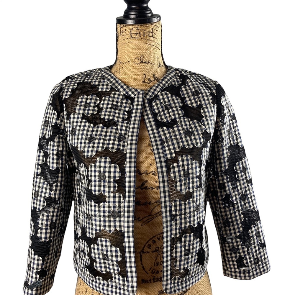 Anne Klein Light Lace Jacket  Size 2 NWT. (0095)